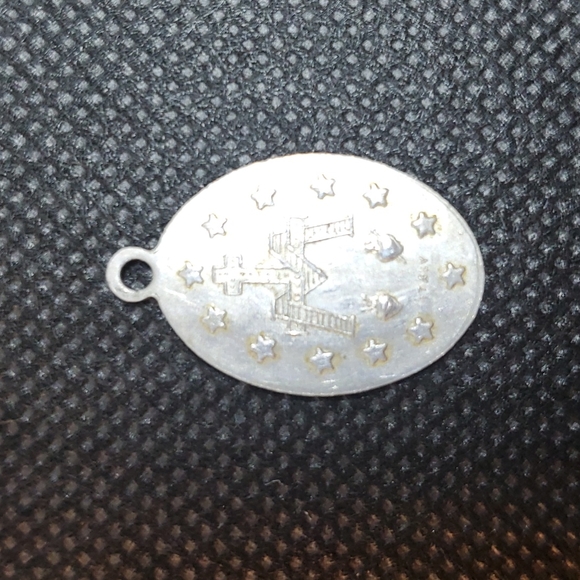 Vintage Mary pendant - Picture 2 of 5